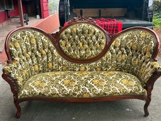 Victorian Style Settee - Kimball Furniture