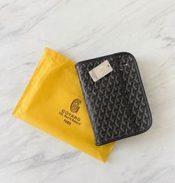 Men’s Black Bag (Get a FREE gift with every $100 purchase)