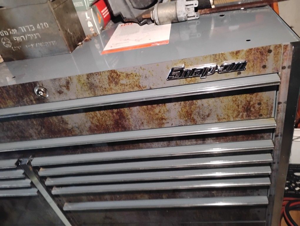 Snap on Tool Chest Roll Around Bottom With A Rust Looking Wrap On It For apperience 
