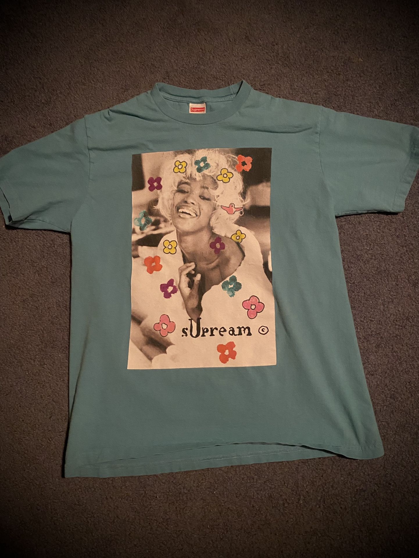 Supreme Naomi Tee