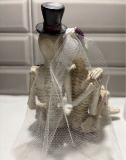 Halloween gothic mean skeleton bride & groom wedding w dangling feet decoration
