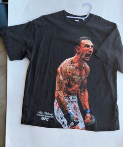 UFC Max Holloway size large tshirt