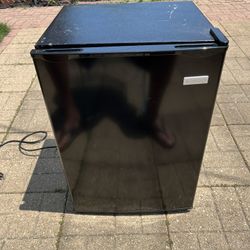 Igloo Mini Fridge 