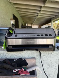 Food saver automatic vacuum sealer