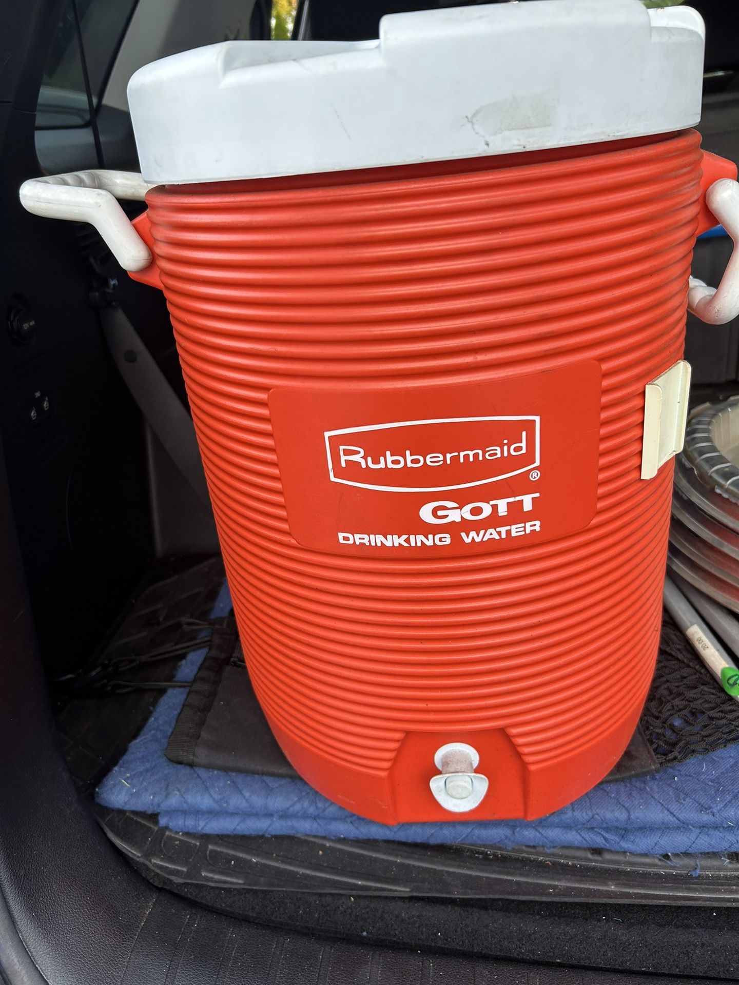 Rubbermaid Water Cooler