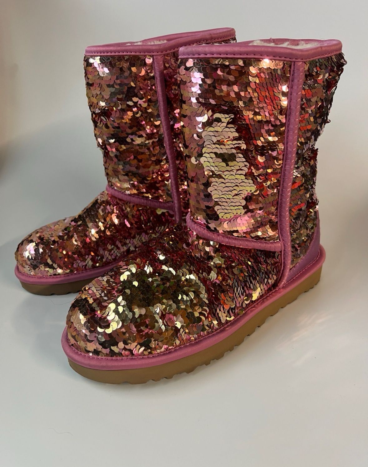 Women’s Ugg Classic Short Sequin Pink Boots Size 7 Like New