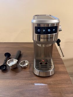 Frigidaire FREM100SS 20-Bar Espresso Machine + Milk Frother – Stainless Steel