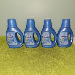 4 Snuggle Blue Sparkle 27.2oz