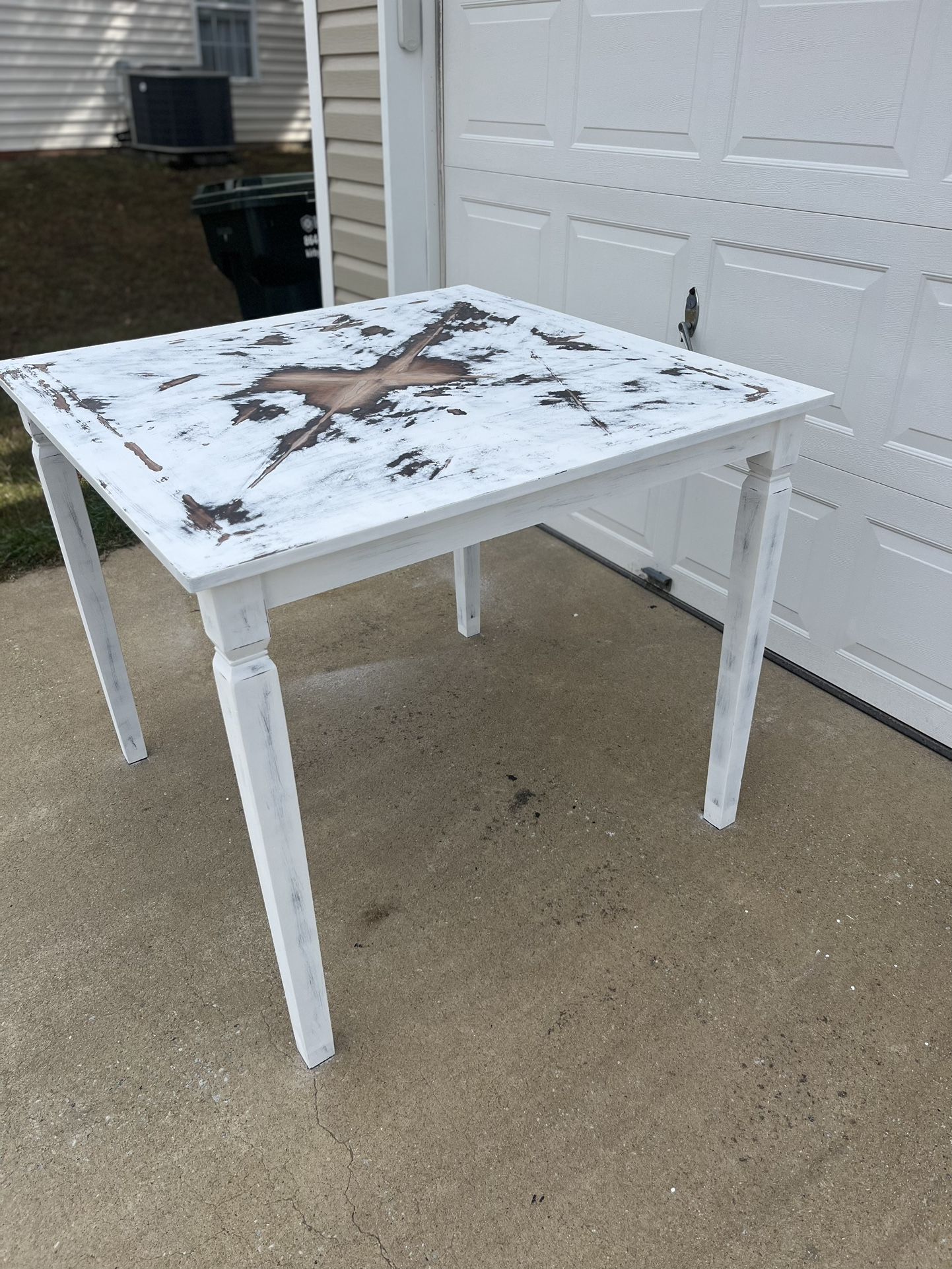 Kitchen/dining Table