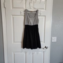 Casual Dress Size Small Grey And Black 