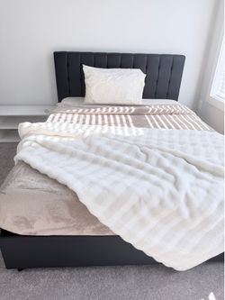 Queen platform bed