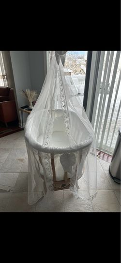 Beautiful Wooden Baby Bassinet with Canopy – Like New
