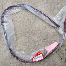 Front Upper Windshield Reveal Molding