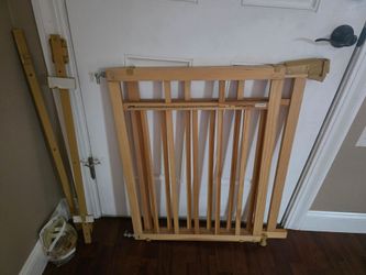 Sumner Wood Gate with Dual Banister Kit