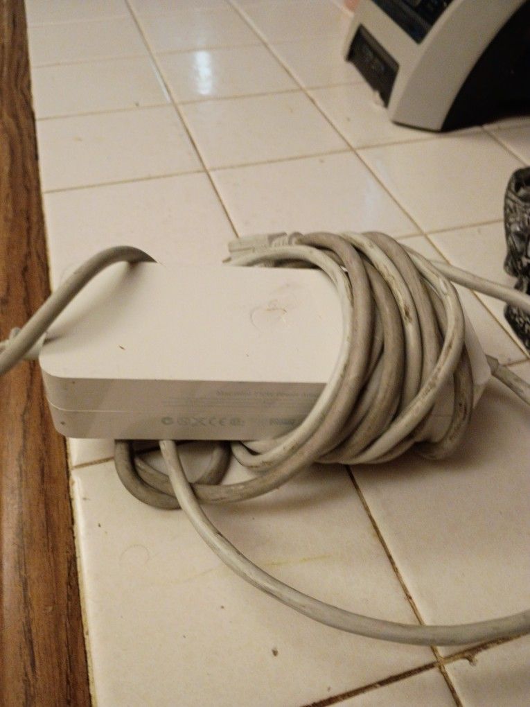 Apple Mac Power Supply