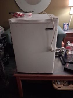 3 foot white, magic chef mini refrigerator