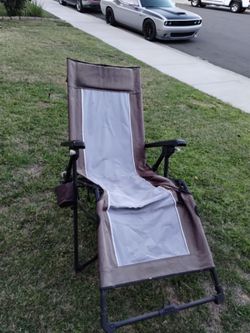 Reclining foldable chair