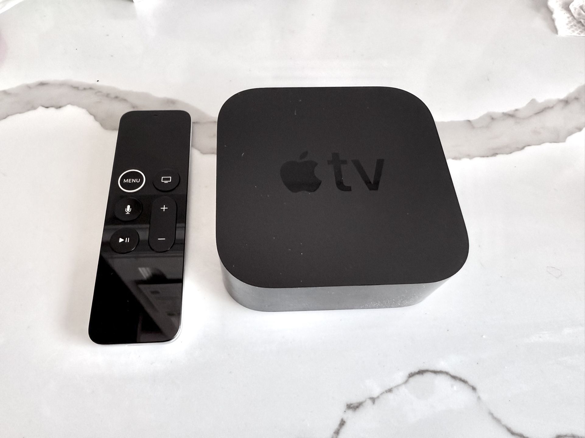 Apple TV 4K w/ Remote