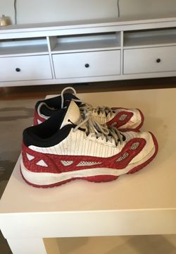 Boys Jordan’s size 4.5