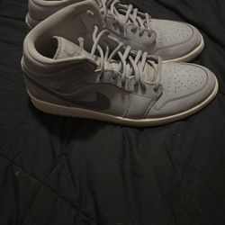 All Gray Jordan 1s
