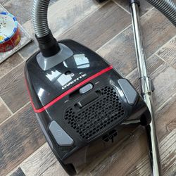 Canister Vac