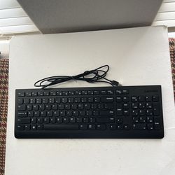 Lenovo Desktop Standard Wired Keyboard – Black. Rarely used