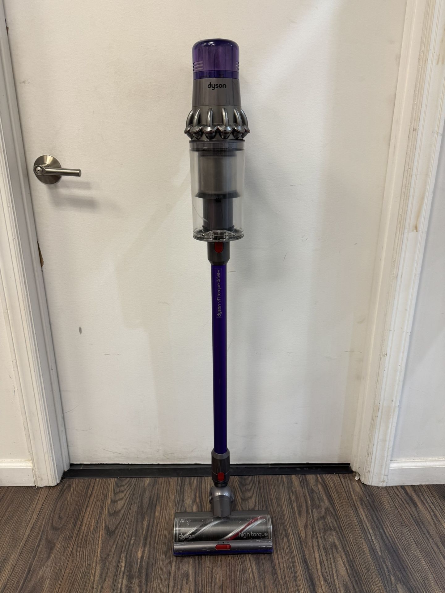 Dyson V11