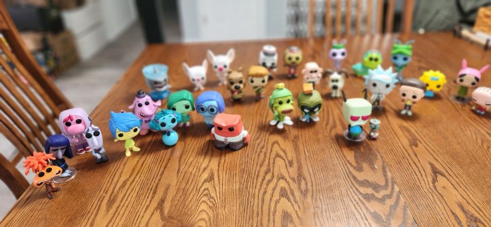 30 Funko Pop Figures