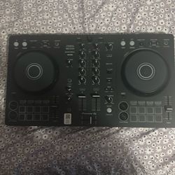 Dj FLX4 controller