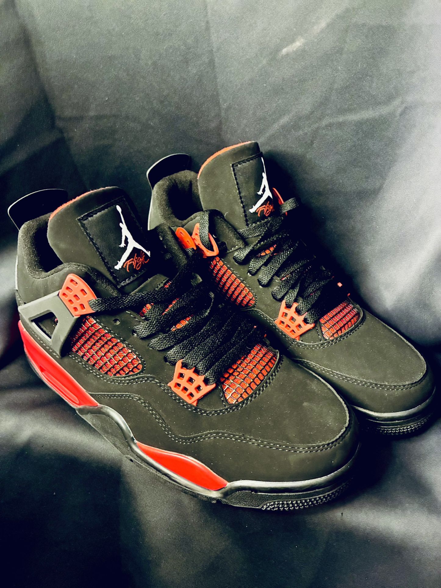 Jordan 4 Retro Thunders