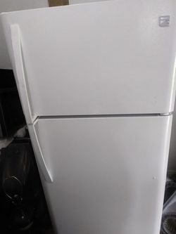 Kenmore top freezer 30 wide