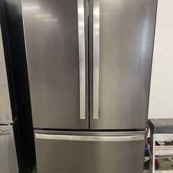 Whirlpool Fingerproof French Door Refrigerator SVZ I