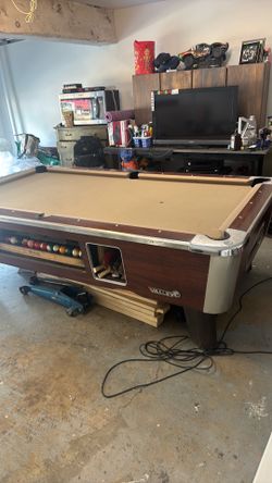 Pool table