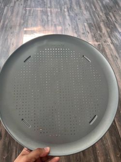 Calphalon 16” Nonstick Pizza Pan – Heavy-Gauge Steel – Like New