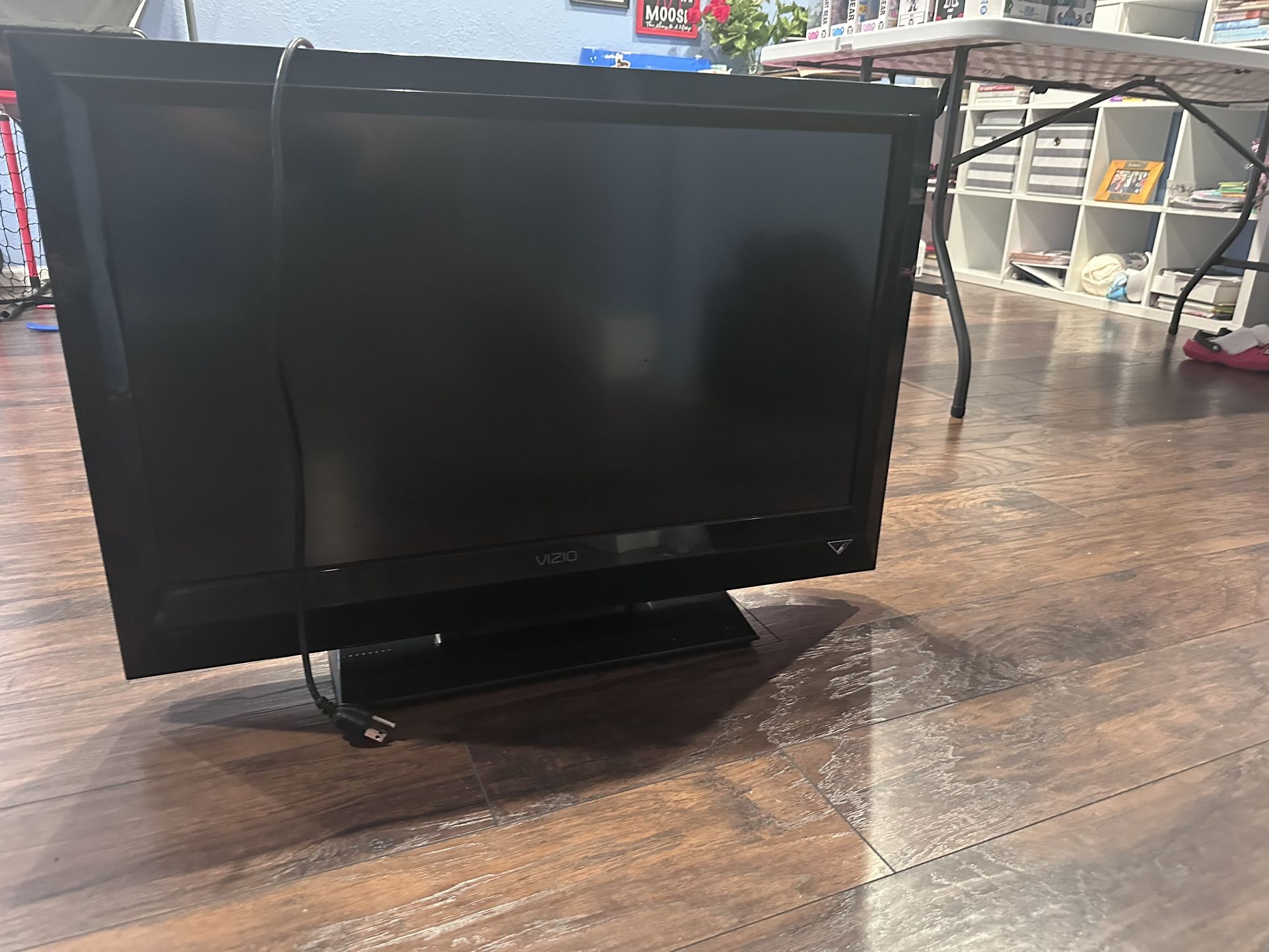 27” Vizio Tv