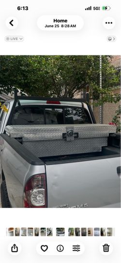 Husky truck tool box with padlock 1 key for Tacoma