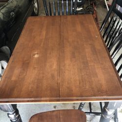 Rustic butterfly breakfast table with chairs