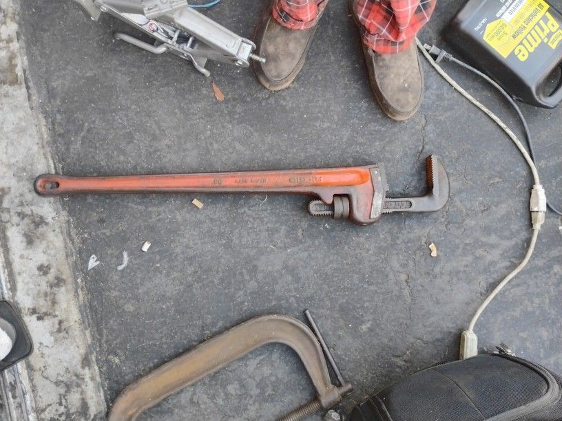 Rigid 36 Inch Pipewrench