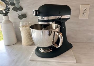 Kitchen Aid Mixer Hearth and Mangolia Green 5qt