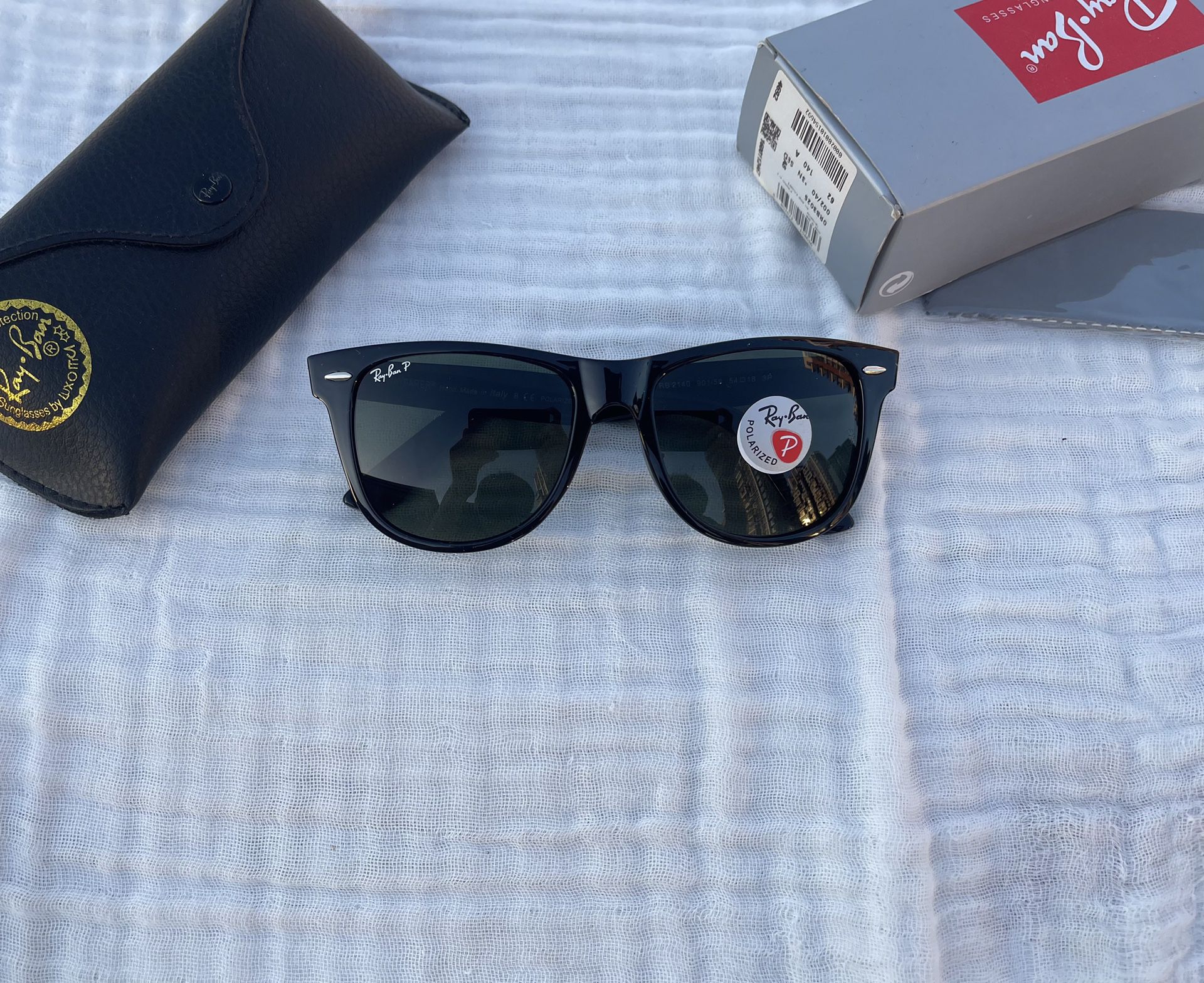 Red LV Sunglasses for Sale in Dallas, TX - OfferUp