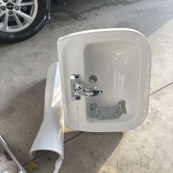 FREE Gerber Pedestal Free Standing Sink With Faucet 