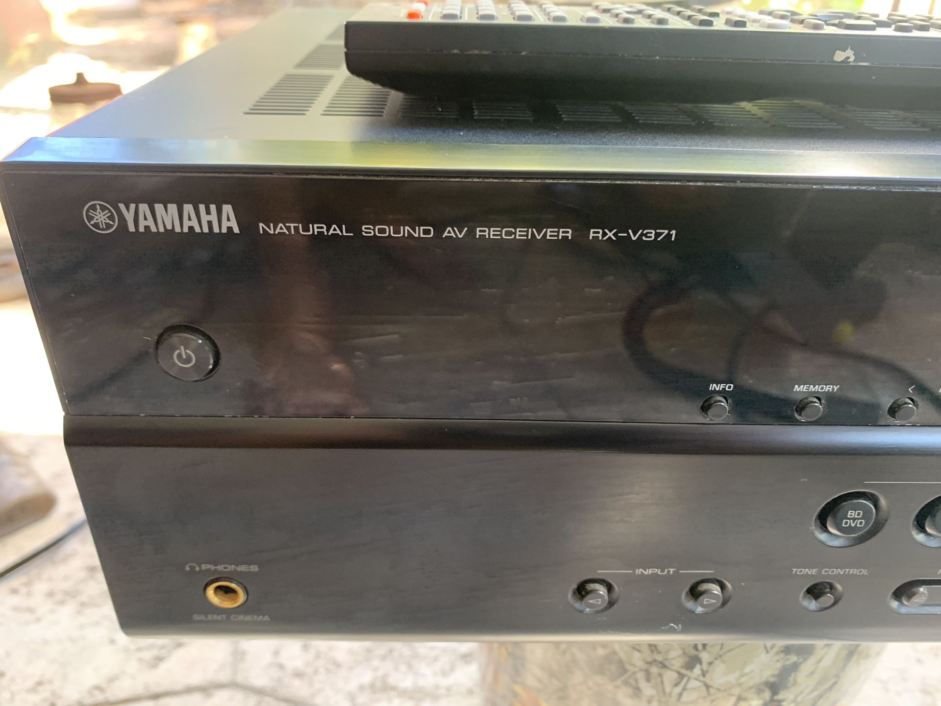 YAMAHA RX-v371 Natural Sound AV Receiver