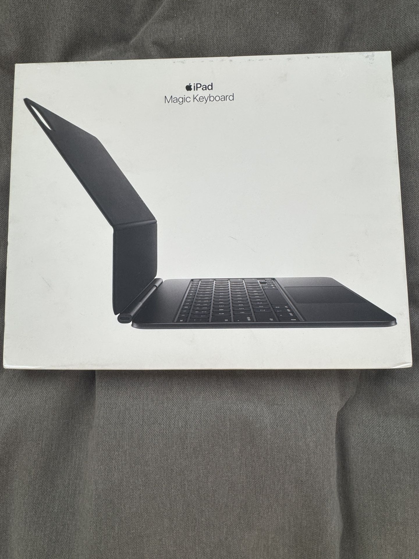 Brand New- Apple iPad - Magic Keyboard