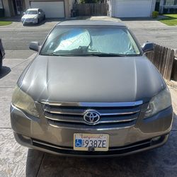 2006 Toyota Avalon  Silver 4 door Sedan XLS
