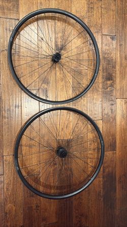 Brand New DT Swiss R470 Road bike rims 