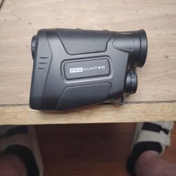 New- SIMMONS PRO HUNTER 1000 YARD LASER RANGEFINDER 6X20
