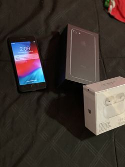 iPhone 7’s unlocked w/extras