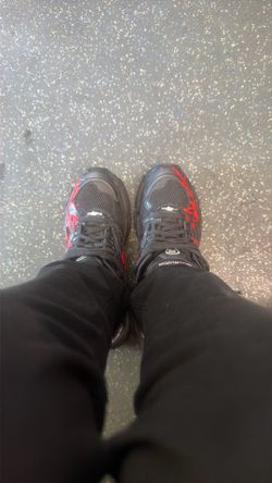 Balenciaga runners Graffiti black red