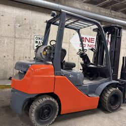 TOYOTA 5500 lb forklift Single double, side shift for sale 