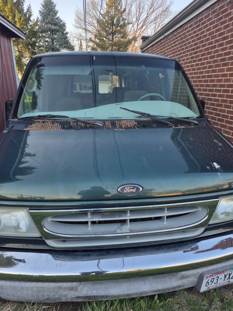 2001 Ford E-150